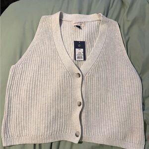Universal Thread Women's Light Gray Sweater Vest